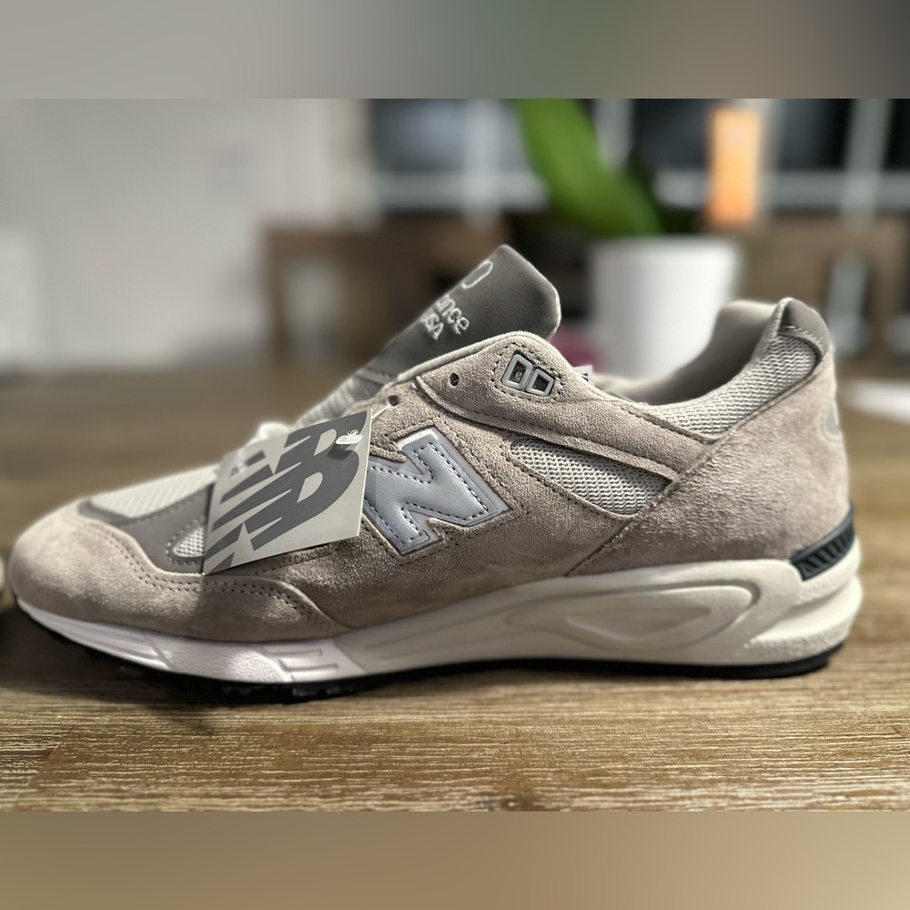 New Balance 990v2- MADE IN THE USA, M990GY2 Grey, Men’s size 13, standard width
